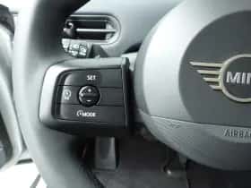 MINI Cooper (2025) thumbnail 13