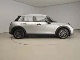 MINI Cooper (2025) thumbnail 4