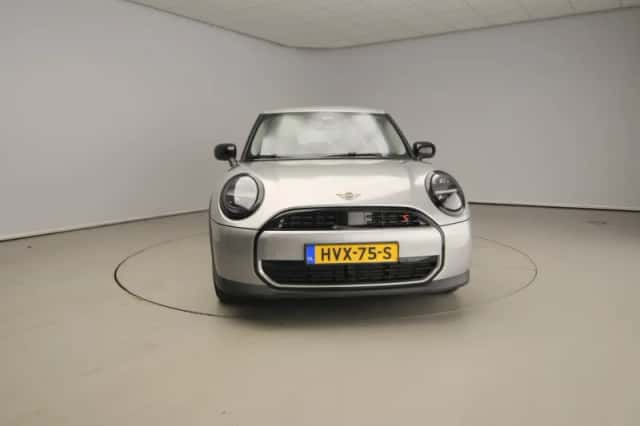 MINI Cooper (2025) thumbnail 5
