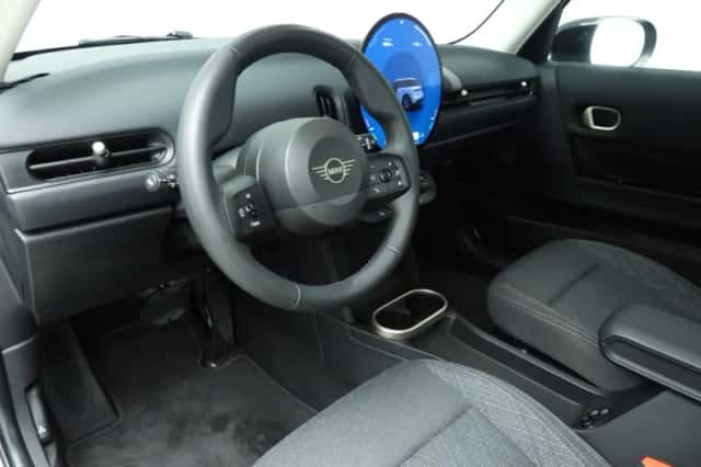 MINI Cooper (2025) thumbnail 6