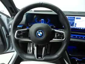 BMW i5 (2024) thumbnail 11
