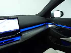 BMW i5 (2024) thumbnail 14