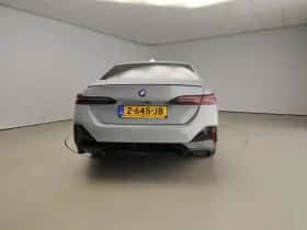 BMW i5 (2024) thumbnail 3
