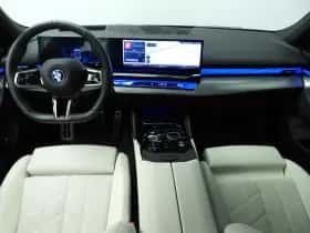 BMW i5 (2024) thumbnail 10