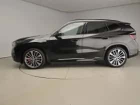 BMW X1 (2024) thumbnail 2
