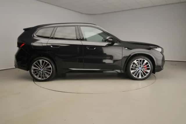 BMW X1 (2024) thumbnail 4
