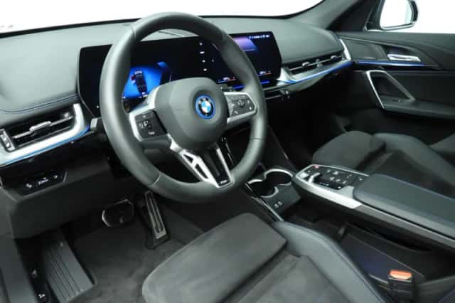BMW X1 (2024) thumbnail 6