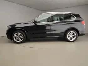 BMW X5 (2018) thumbnail 2