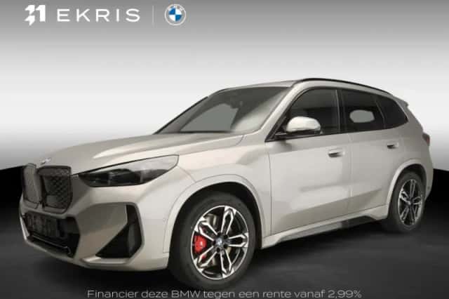 BMW iX1 (2026) thumbnail 1