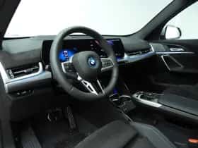 BMW iX1 (2026) thumbnail 6