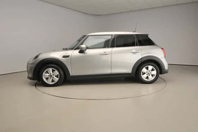 MINI Cooper (2023) thumbnail 2