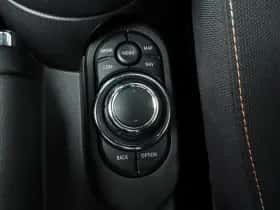 MINI Cooper (2023) thumbnail 24