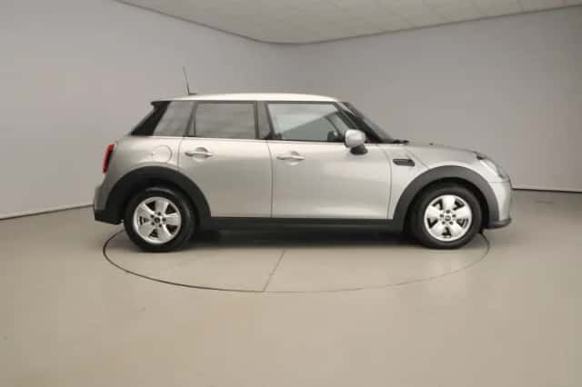 MINI Cooper (2023) thumbnail 4