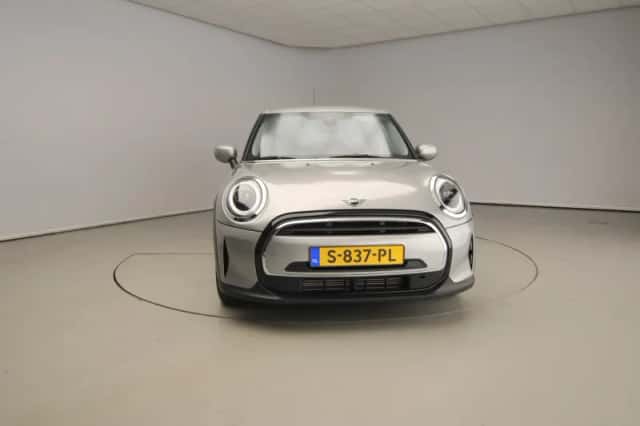 MINI Cooper (2023) thumbnail 5
