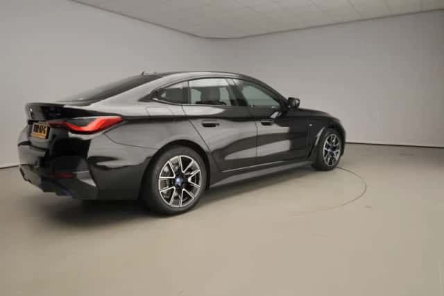 BMW i4 (2025) thumbnail 2