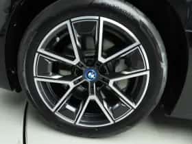 BMW i4 (2025) thumbnail 24
