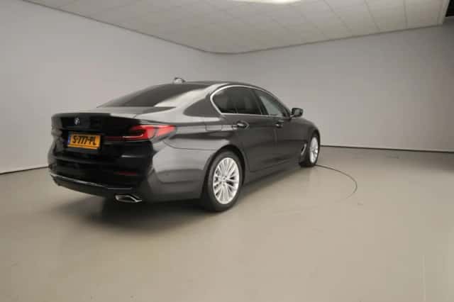 BMW 5-Serie (2023) thumbnail 2