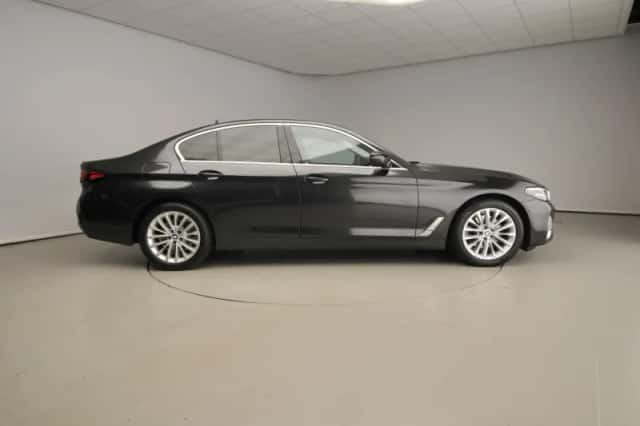 BMW 5-Serie (2023) thumbnail 4