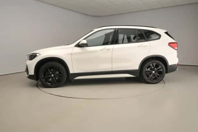 BMW X1 (2022) thumbnail 2
