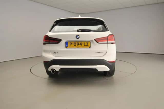 BMW X1 (2022) thumbnail 3