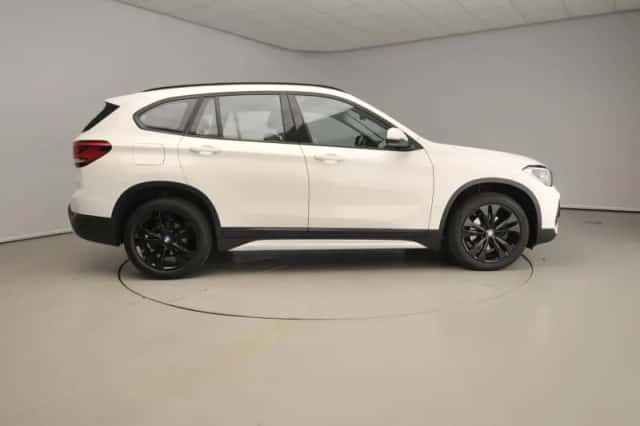 BMW X1 (2022) thumbnail 4