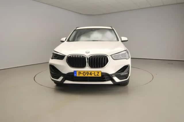 BMW X1 (2022) thumbnail 5