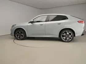 BMW iX2 (2025) thumbnail 2