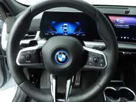 BMW iX2 (2025) thumbnail 11