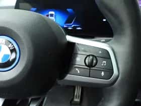BMW iX2 (2025) thumbnail 15