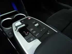 BMW iX2 (2025) thumbnail 16