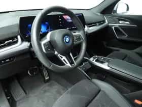 BMW iX2 (2025) thumbnail 6
