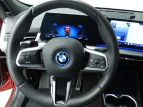 BMW iX2 (2025) thumbnail 11