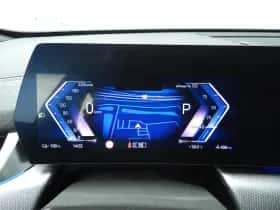 BMW iX2 (2025) thumbnail 12