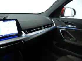 BMW iX2 (2025) thumbnail 14