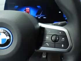 BMW iX2 (2025) thumbnail 15