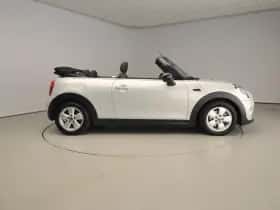 MINI Cabrio (2021) thumbnail 4