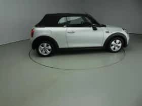 MINI Cabrio (2021) thumbnail 38