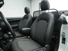 MINI Cabrio (2021) thumbnail 7