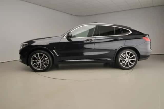 BMW X4 (2021) thumbnail 2