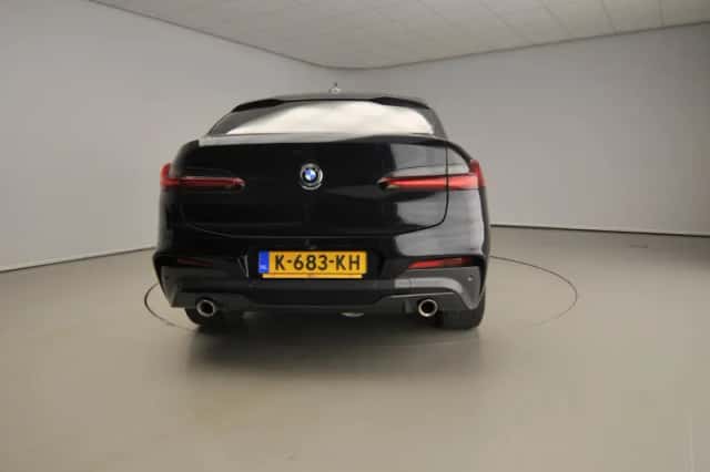 BMW X4 (2021) thumbnail 3