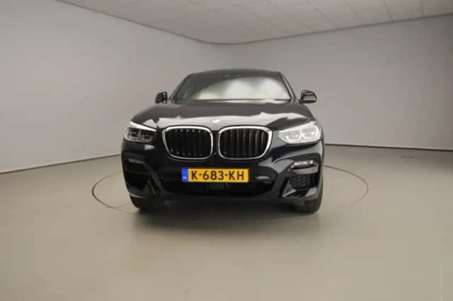 BMW X4 (2021) thumbnail 5