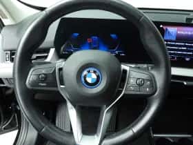 BMW iX1 (2023) thumbnail 11
