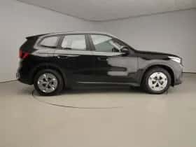 BMW iX1 (2023) thumbnail 4