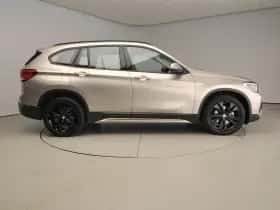 BMW X1 (2022) thumbnail 2