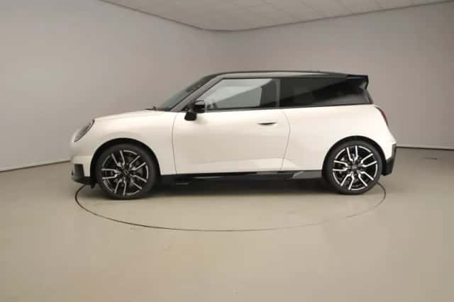 MINI Cooper (2026) thumbnail 2