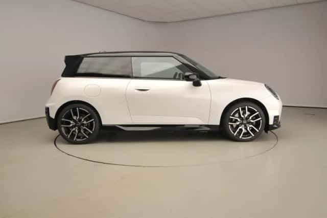 MINI Cooper (2026) thumbnail 4