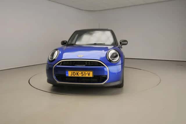 MINI Cooper (2025) thumbnail 5