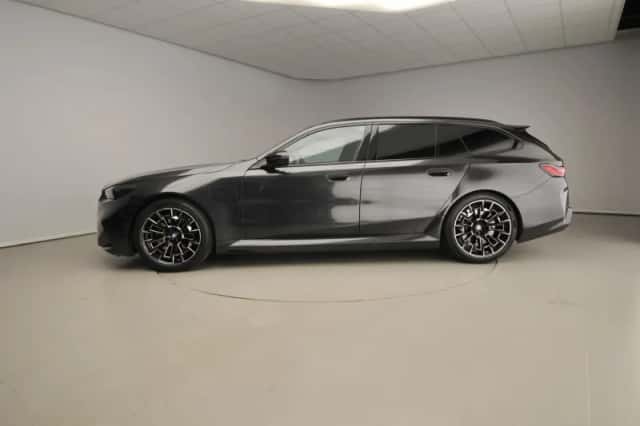 BMW M5 (2025) thumbnail 2