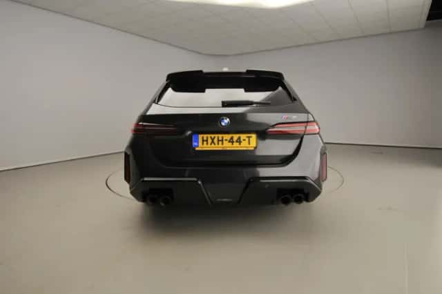BMW M5 (2025) thumbnail 3