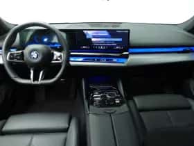 BMW i5 (2025) thumbnail 10